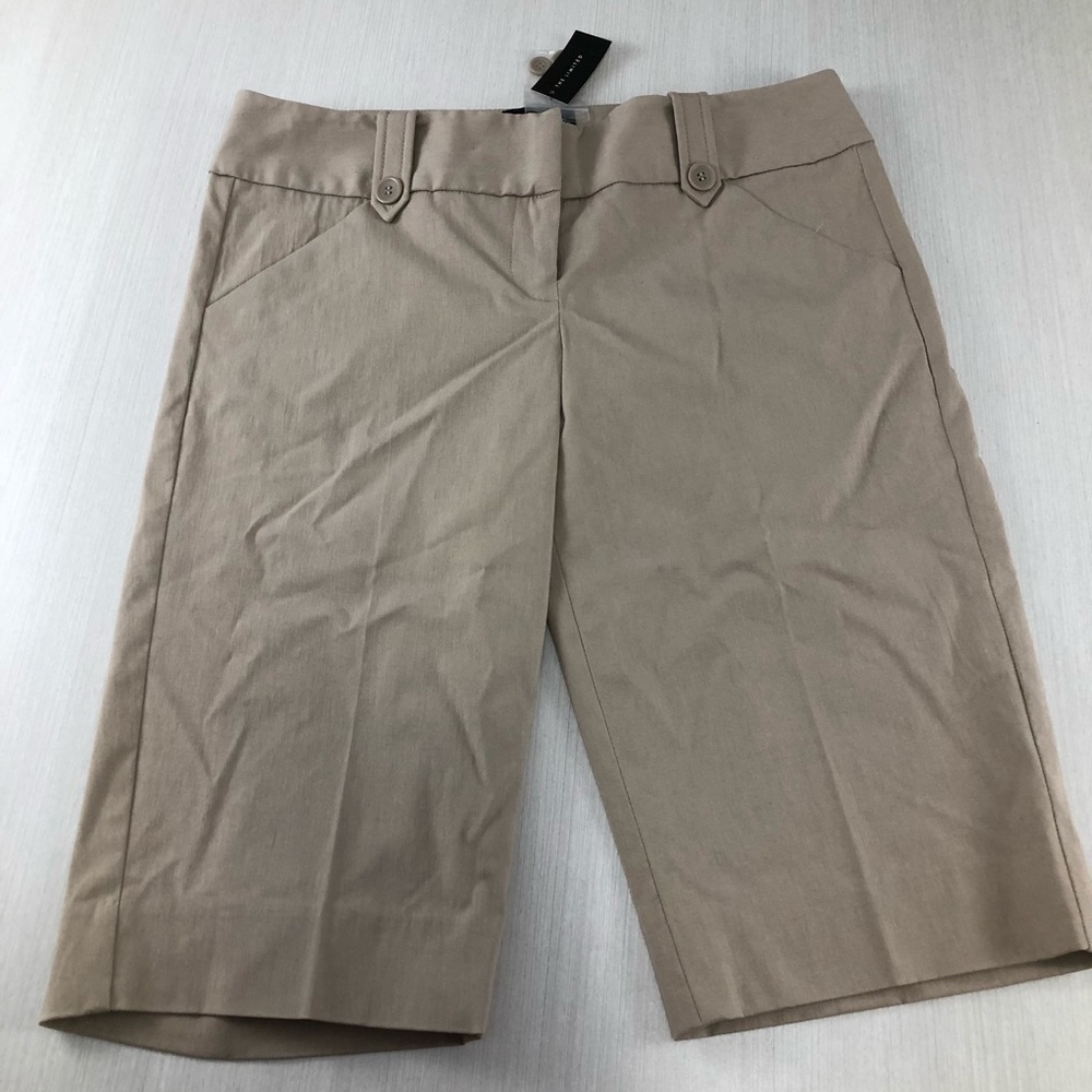 The Limited •NWT• Shorts size 6